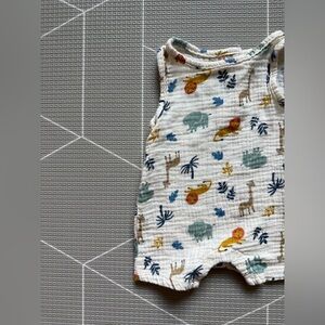 Chick Pea|Baby gender neutral white gauzy sleeveless romper in Jungle Print,0-3M